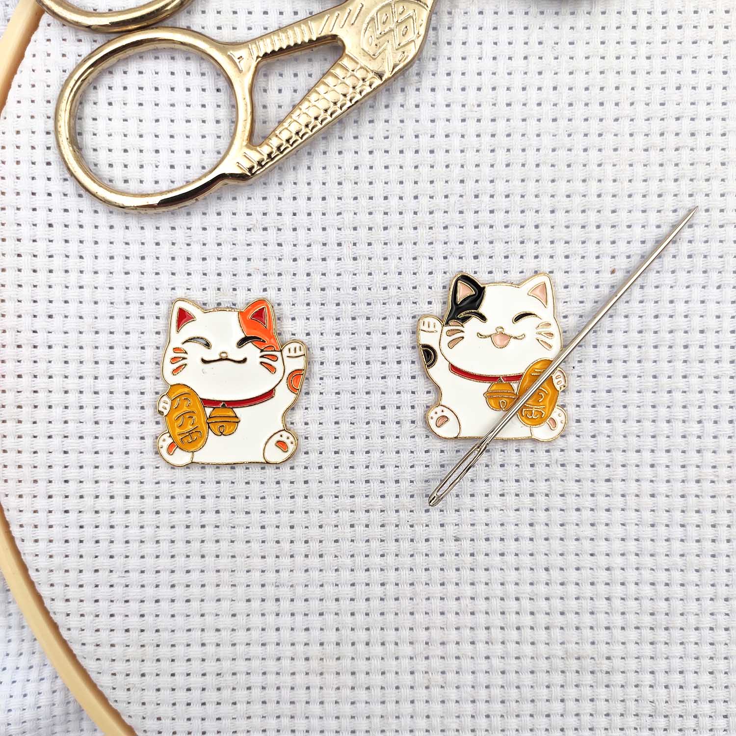 Needle Minder Magnet - Fortune Cats Magnetic Needle Minders for
