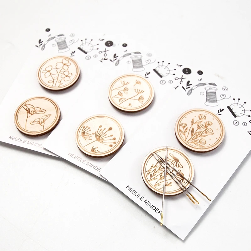 2Pcs Cross Stitch Wood Needle  - огляд і ціна Needle Minder Magnet