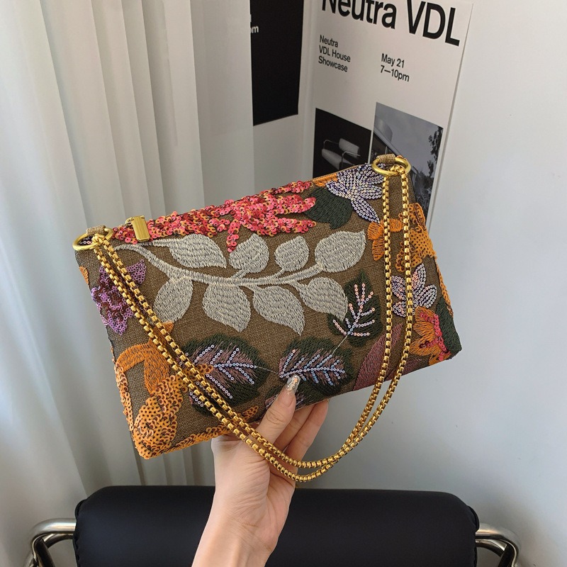 Sequins Embroidery Clutch Bag  - огляд і ціна Embroidery Bali